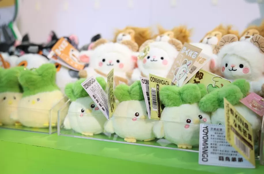 记录中国丨“蒜鸟”起飞：一个方言玩偶IP的破圈之路-第1张图片-