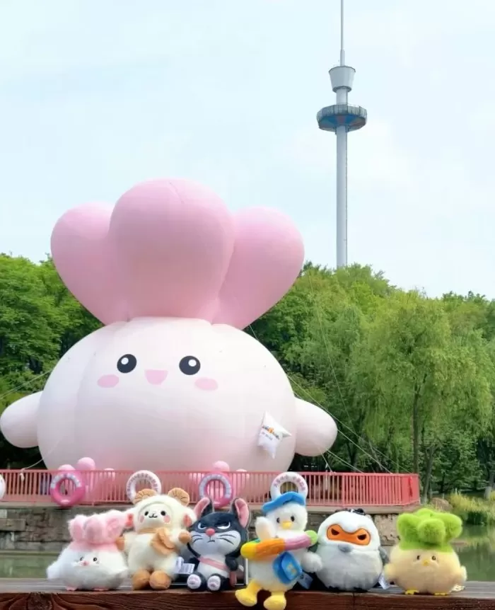 记录中国丨“蒜鸟”起飞：一个方言玩偶IP的破圈之路-第2张图片-