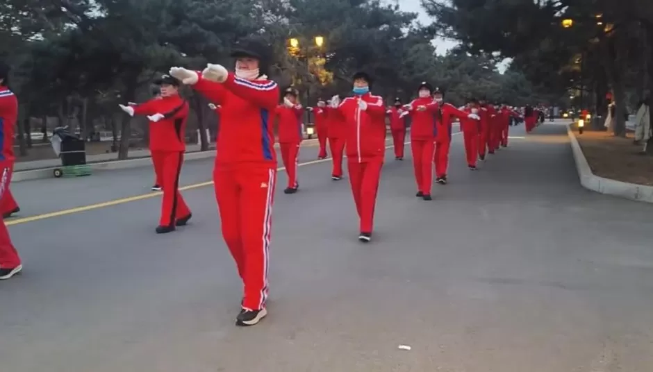 “暴走团”里的老年江湖-第3张图片-