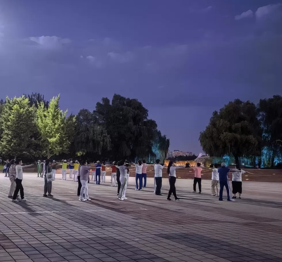 “暴走团”里的老年江湖-第5张图片-