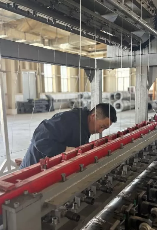 北疆党旗红｜二连浩特一个抵边嘎查的415万元订单与跨境机遇背后的“草原女儿”-第2张图片-