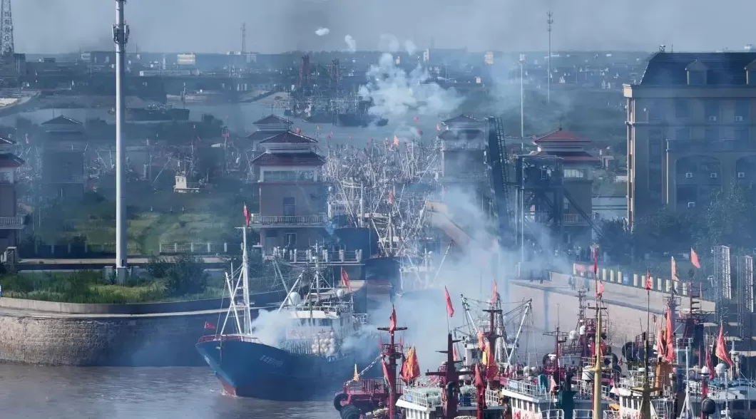 品“鲜超” 看苏超，南通1161艘渔船全面开启“耕海牧渔”之旅-第2张图片-