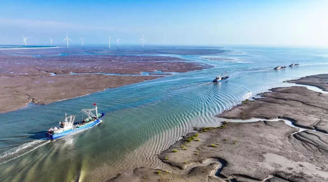 品“鲜超” 看苏超，南通1161艘渔船全面开启“耕海牧渔”之旅-第6张图片-