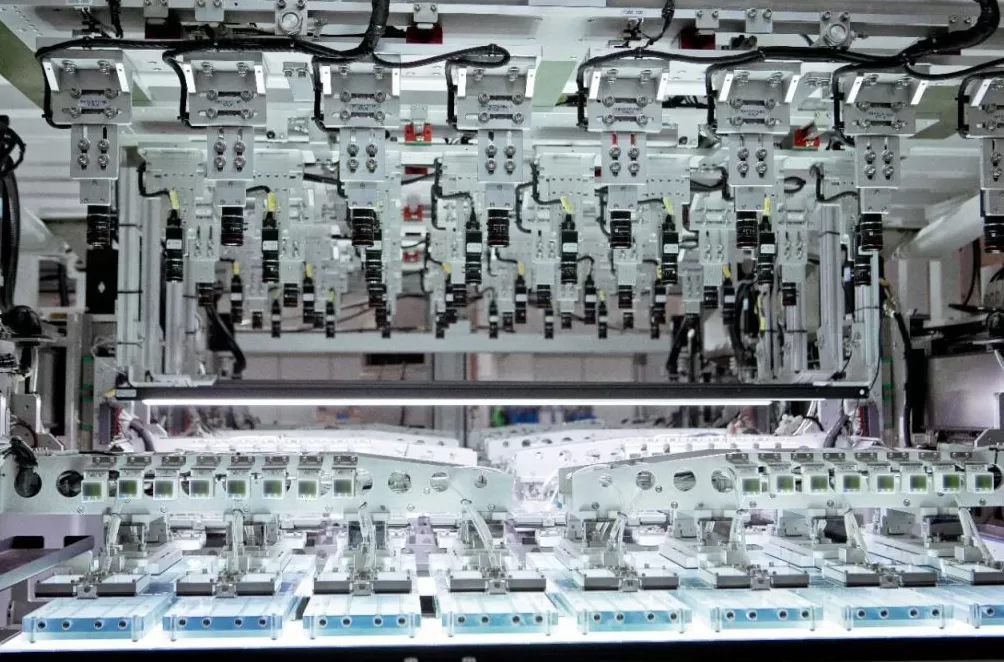 蜂巢能源董事长杨红新：全固态电池成本仍为液态电池的5-10倍-第2张图片-