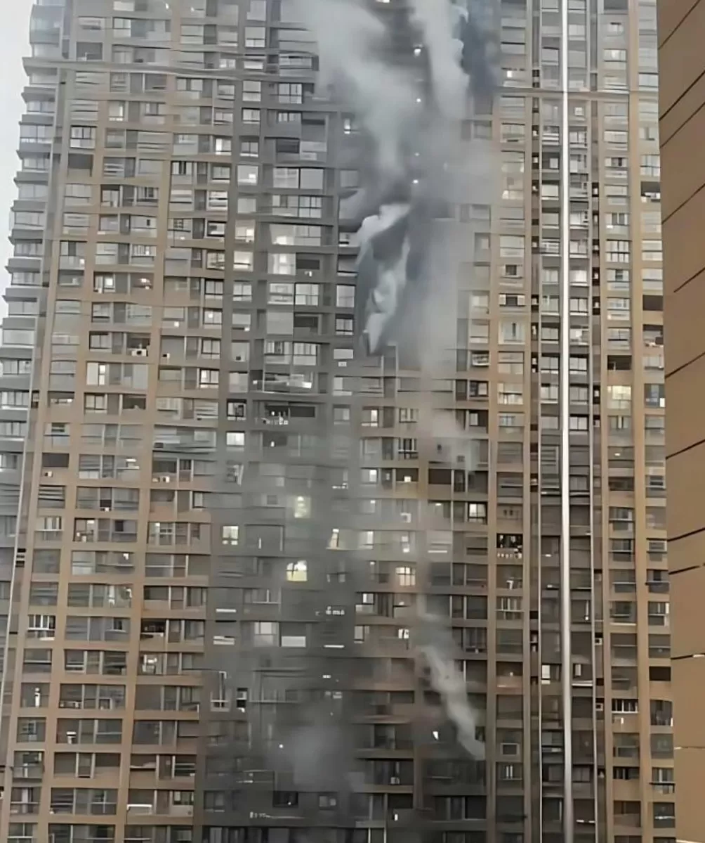 深夜，变态邻居又开始了……-第21张图片-