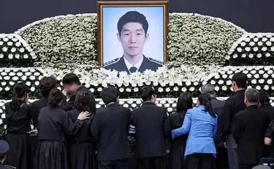 怎么看韩国海警李宰硕离世与志愿军烈士遗骸回国？-第1张图片-