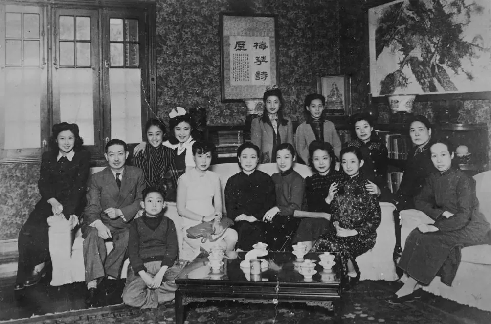 上海摄影师康正平后人捐赠一批80年前抗战胜利和名人照片-第3张图片-