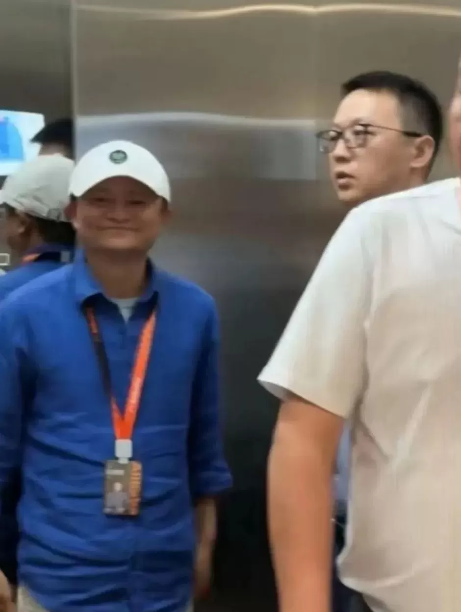 货车司机弄丢13块银砖，总价值上百万！每块悬赏2万，物流公司：1块重15公斤，外观与红砖相似-第3张图片-