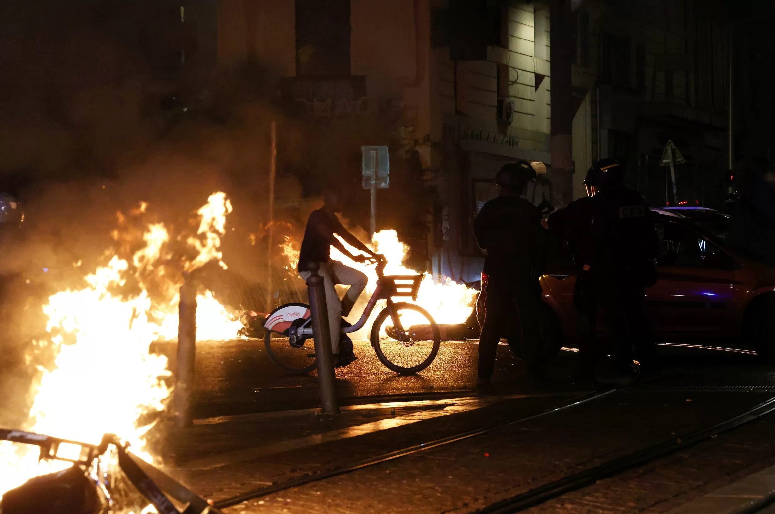 法国明天将举行大罢工,中国使馆再次发布安全提醒-第2张图片- 法国明天将举行大罢工,中国使馆再次发布安全提醒-第2张图片-