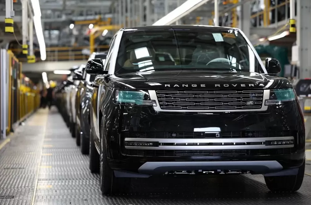 捷豹路虎受网络攻击停产持续，3.3万员工“被迫休假”，黑客组织“分散蜘蛛”宣称负责-第1张图片-