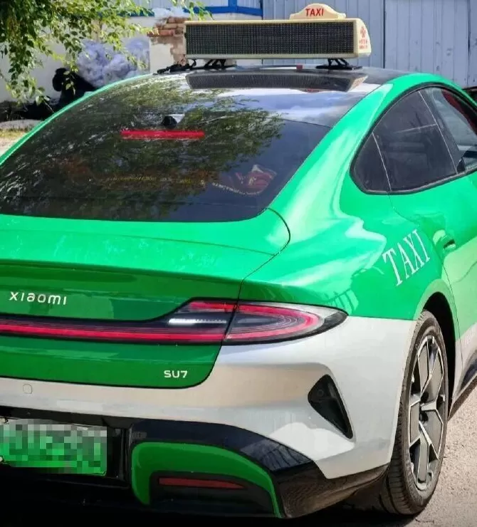 全国第一辆小米SU7出租车司机被同行举报、踢出司机群,吐槽他“太卷了”,本人回应:每个月充电比加气更省钱,一年能省3万元-第1张图片- 全国第一辆小米SU7出租车司机被同行举报、踢出司机群,吐槽他“太卷了”,本人回应:每个月充电比加气更省钱,一年能省3万元-第1张图片-