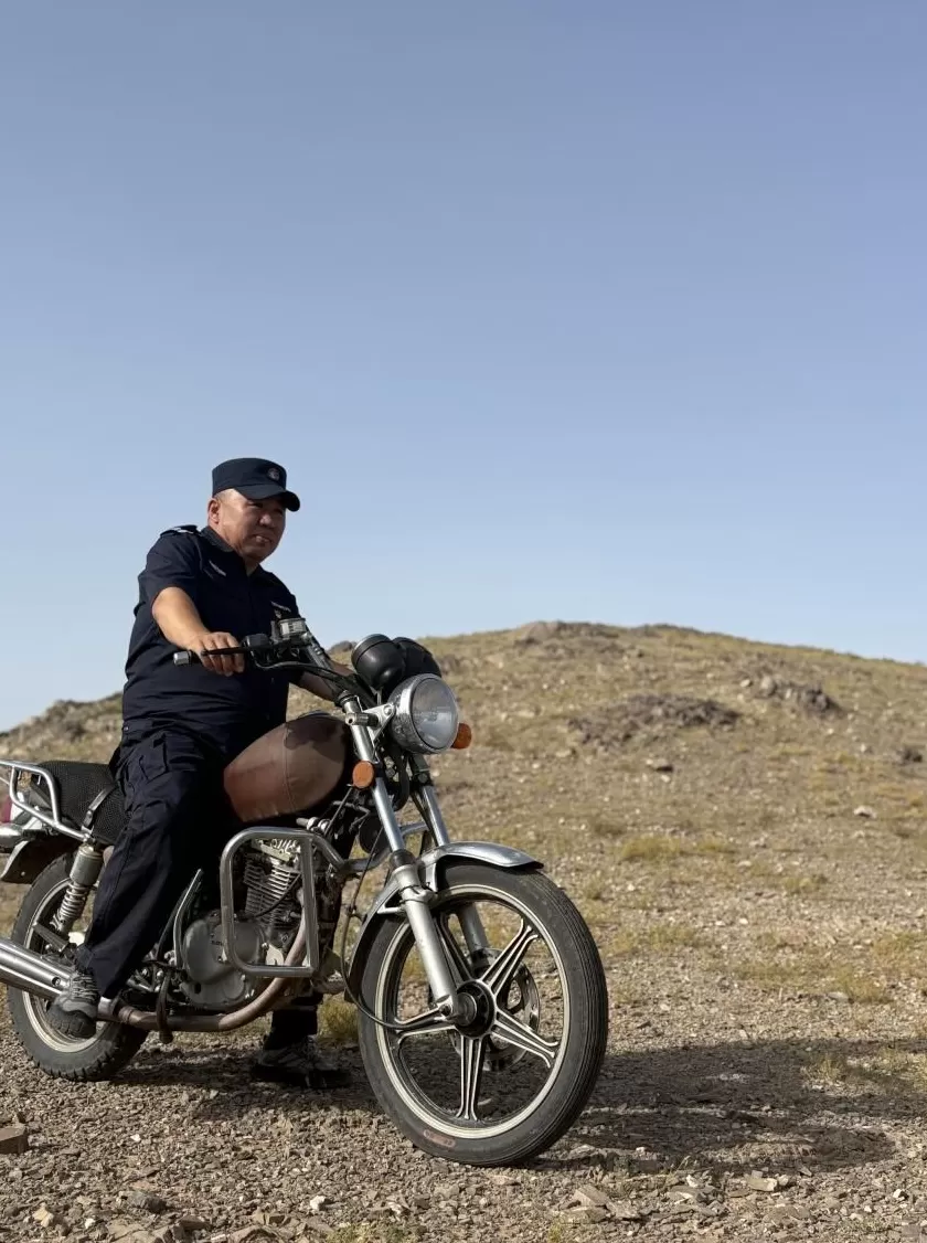 北疆党旗红｜内蒙古达茂旗三代戍边人边境线上的血脉与誓言-第3张图片-