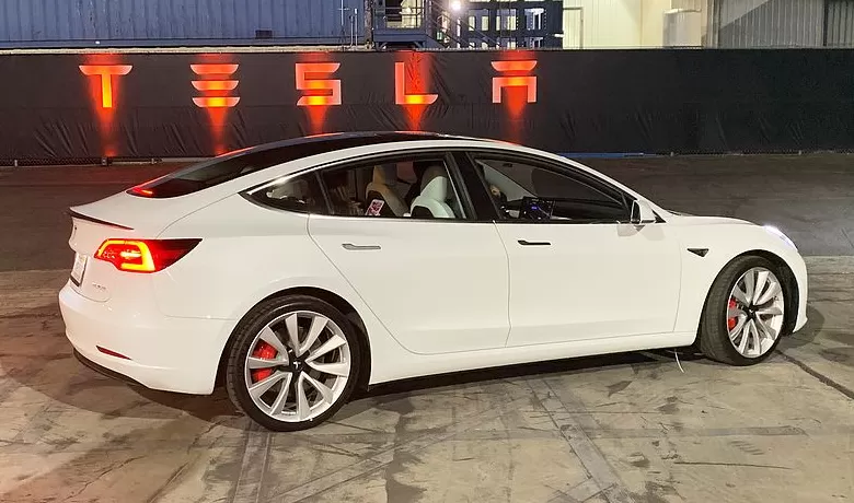 17多万辆车陷入车门缺陷调查后,特斯拉开始重新设计车门把手-第1张图片- 17多万辆车陷入车门缺陷调查后,特斯拉开始重新设计车门把手-第1张图片-