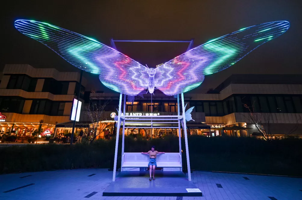 上海国际光影节：三千平方米裸眼3D投影秀照亮西岸穹顶，全球218件光影佳作齐亮相-第10张图片-