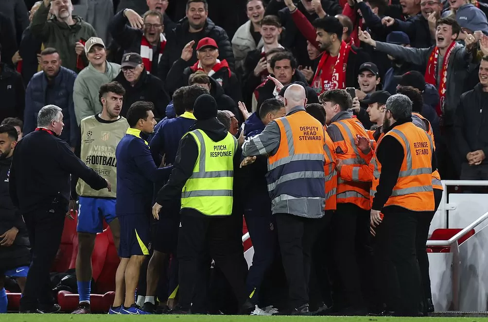 绝杀剧本走天下！利物浦“卡点”进球，只怪前场太富裕？-第1张图片-