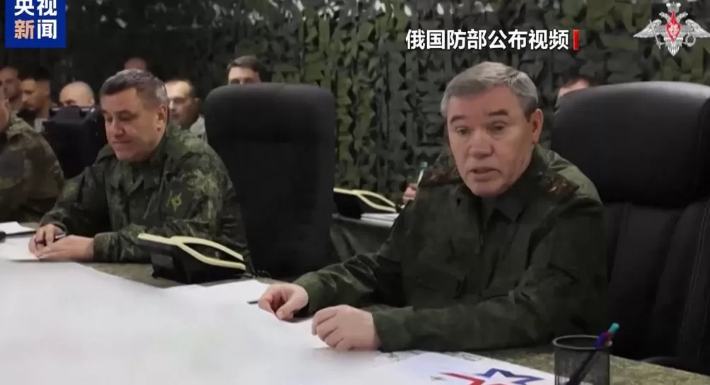 格拉西莫夫称俄军几乎在所有方向都保持攻势！泽连斯基：俄在这一方向的进攻行动已经失败-第1张图片-