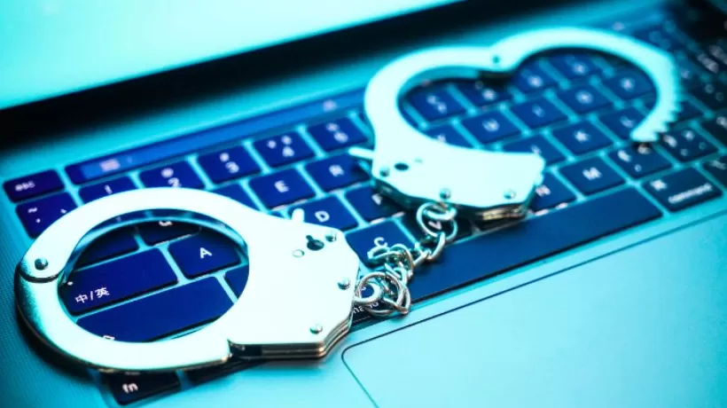 直通部委｜6.8万名境外涉诈犯罪嫌疑人成功归案 我国充电基础设施总数超1700万个-第1张图片-