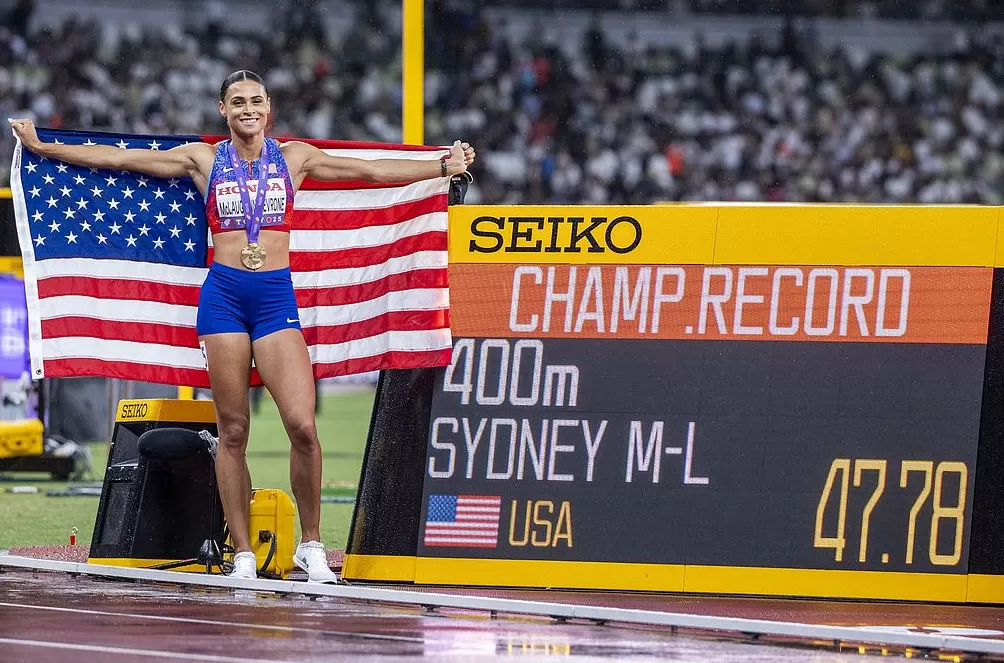 体坛联播｜曼城击败那不勒斯，拉什福德双响助巴萨开门红-第8张图片-