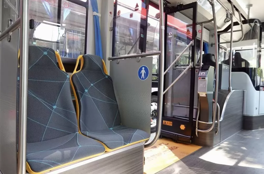 服役近8年承载过亿人次，上海中运量71路车辆将全面换新-第2张图片-