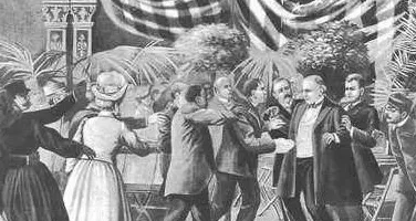 枪杀柯克嫌疑人聊天记录曝光！历史上美国那些倒在枪口下的政界人物-第7张图片-