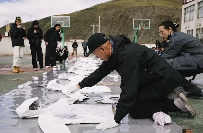 蔡国强的烟花放到喜马拉雅山脉上-第8张图片-