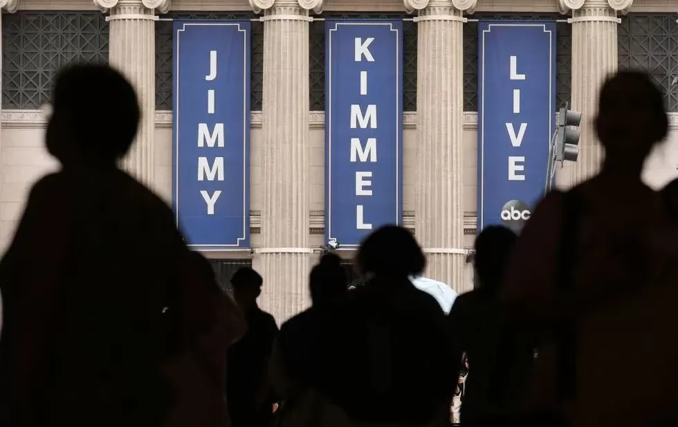 是什么，让一档著名脱口秀突然停播？-第2张图片-