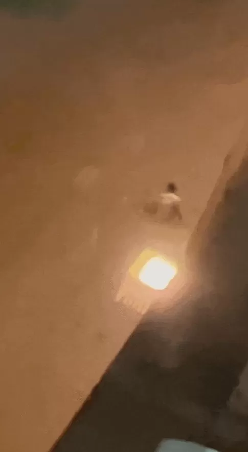 男子从温州一大桥跳下，没想到正值退潮江中无水，身体陷入淤泥中无法脱身-第3张图片-