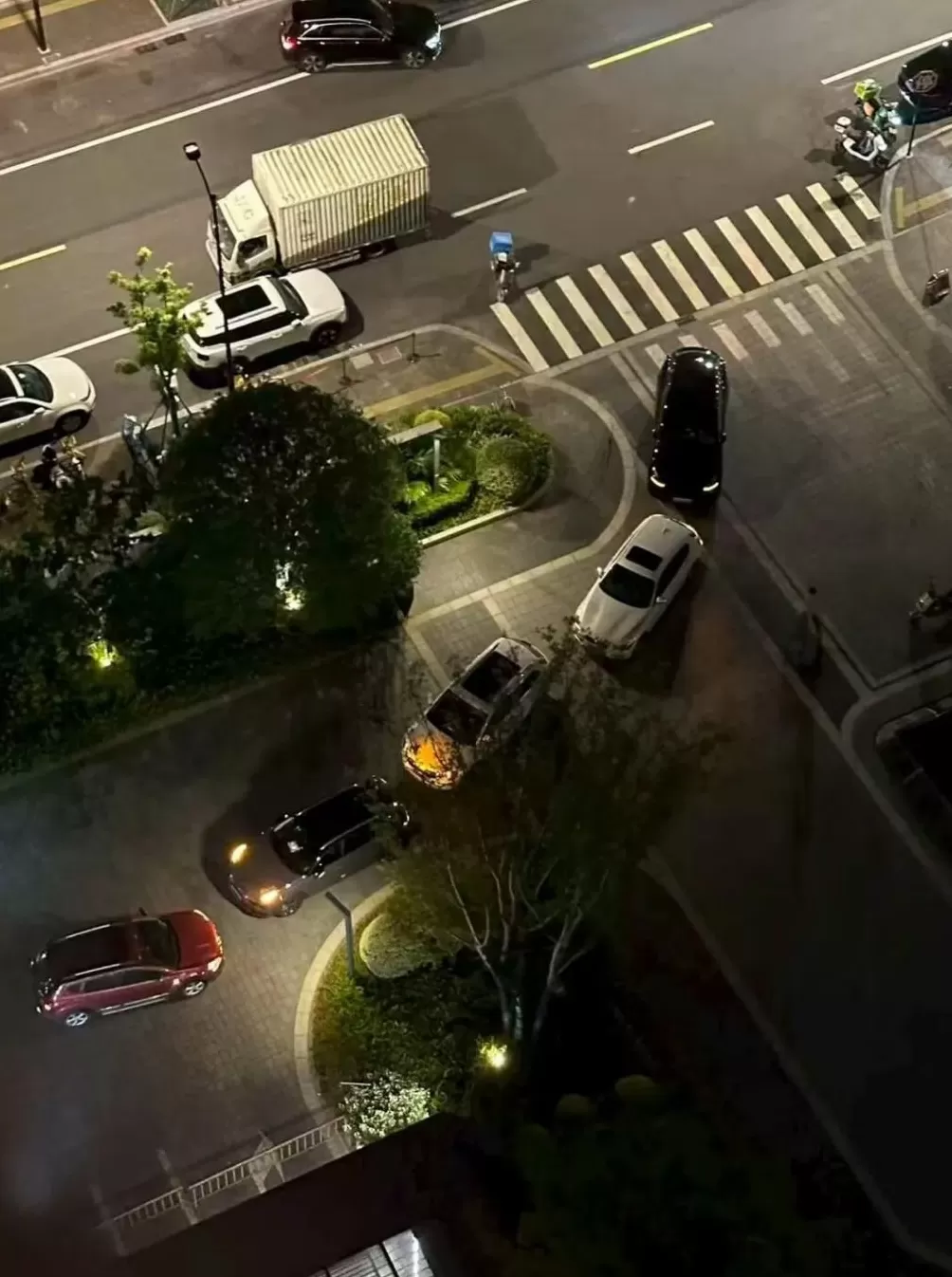 百万房价小区里的公租房，两边住户都委屈-第6张图片-