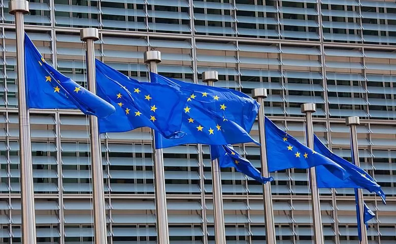 欧盟委员会通过第19轮对俄制裁措施草案-第1张图片-