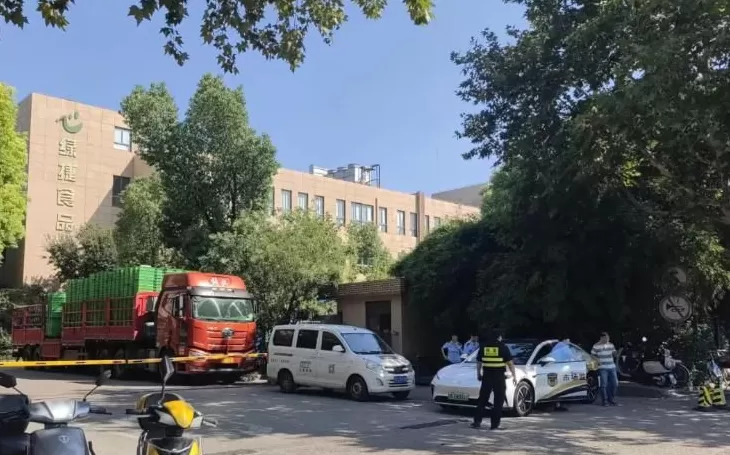 “学校饭菜有异味”，上海家长急了-第3张图片-