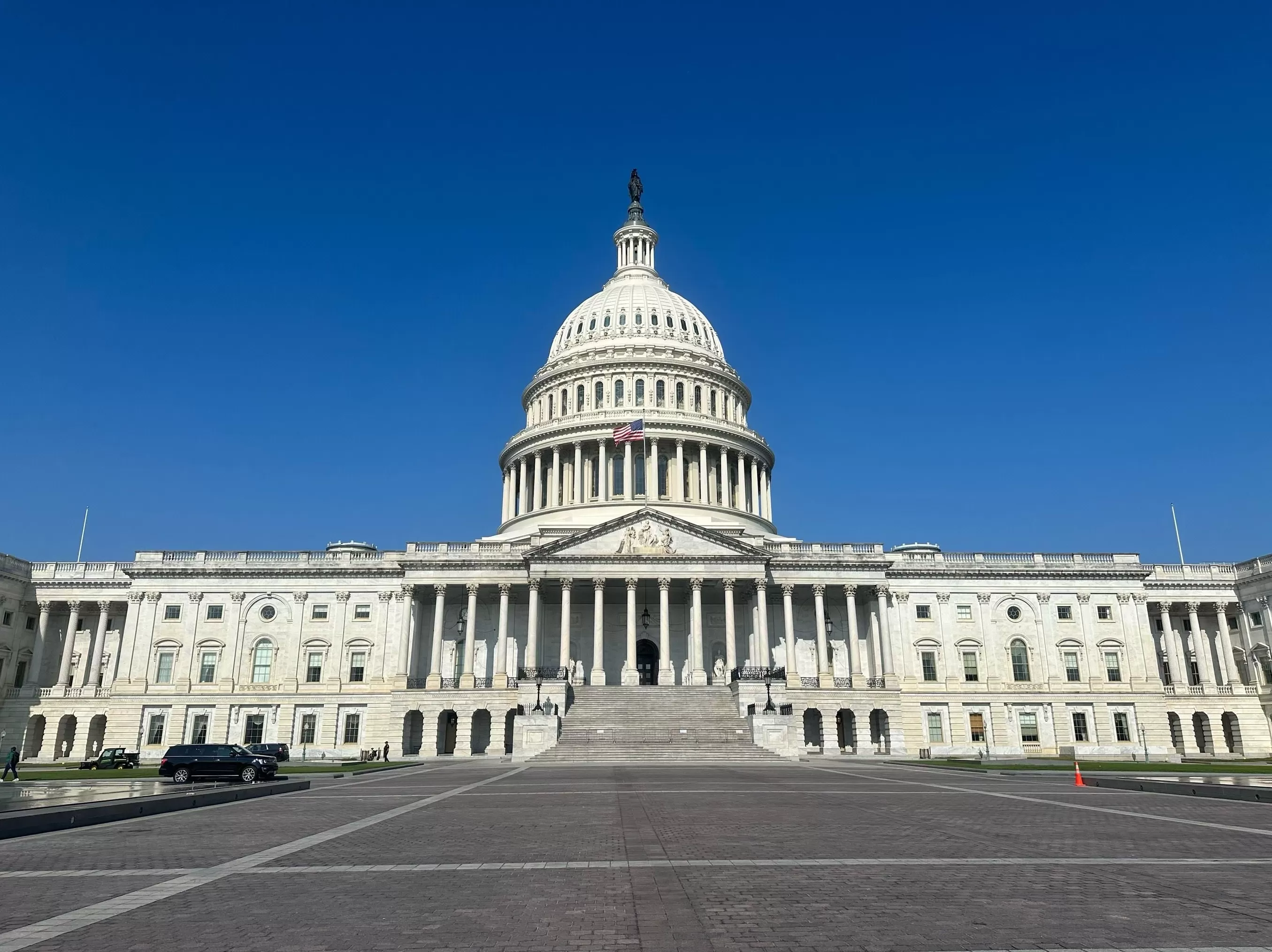 美国众议院通过临时拨款法案以避免政府停摆-第1张图片-