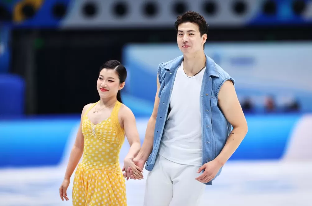 体坛联播｜樊振东德国杯首秀获胜晋级，花滑奥运资格赛打响-第2张图片-