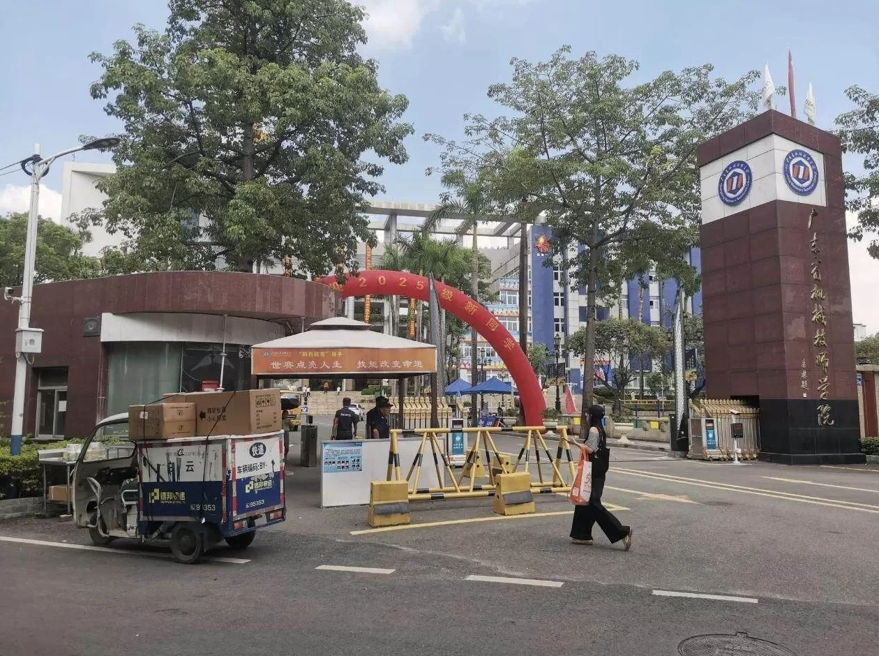 被劝退的孤独症少年已顺利入学,家长:目前孩子一切都好-第3张图片- 被劝退的孤独症少年已顺利入学,家长:目前孩子一切都好-第3张图片-