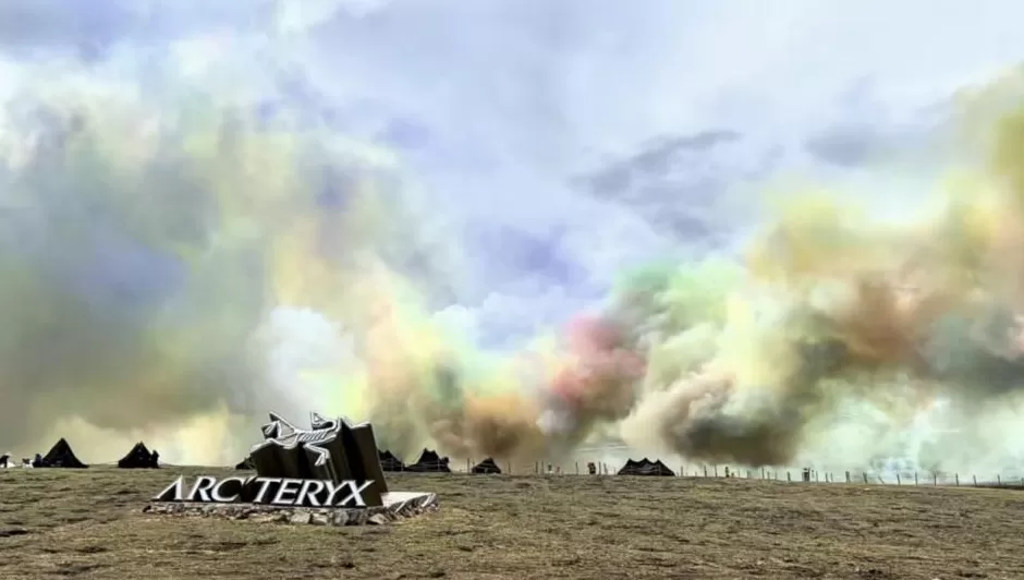 始祖鸟喜马拉雅山放烟花“惹怒”户外人，有消费者称“不会再购买”-第3张图片-