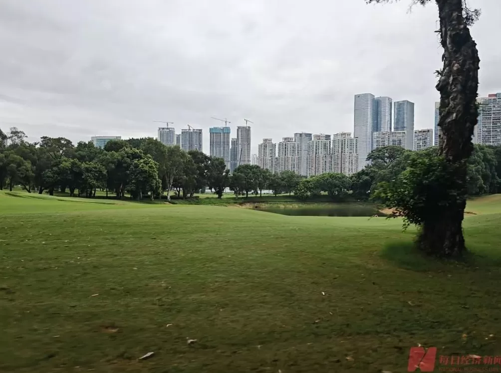 深圳首个高尔夫球场“退役”,安保人员:被政府部门接管-第3张图片- 深圳首个高尔夫球场“退役”,安保人员:被政府部门接管-第3张图片-