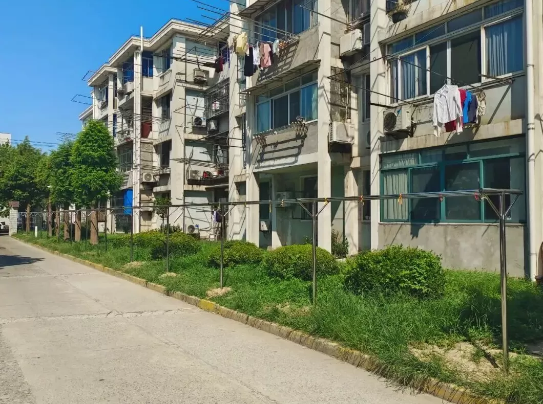 小小“晾晒区”，如何兼顾好居民需求和小区环境？-第2张图片-