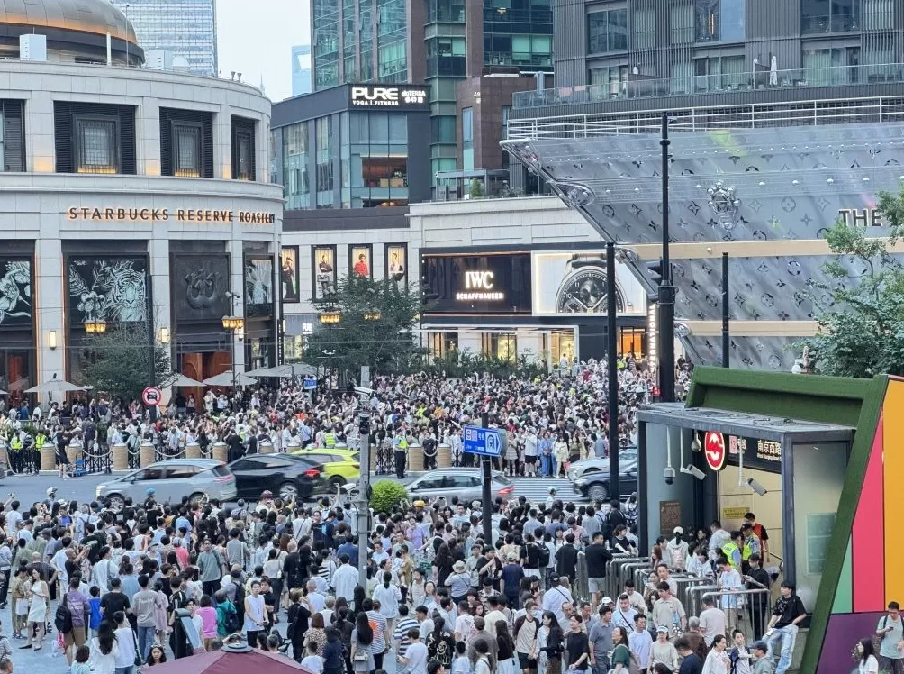 “街头”的意义：当LVMH董事长登上魔都新晋地标“路易号”-第1张图片-