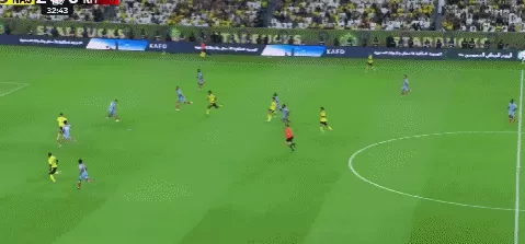 体坛联播｜C罗再刷生涯进球纪录，十人曼联赢球保阿莫林帅位-第2张图片-