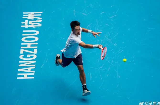 体坛联播｜C罗再刷生涯进球纪录，十人曼联赢球保阿莫林帅位-第18张图片-