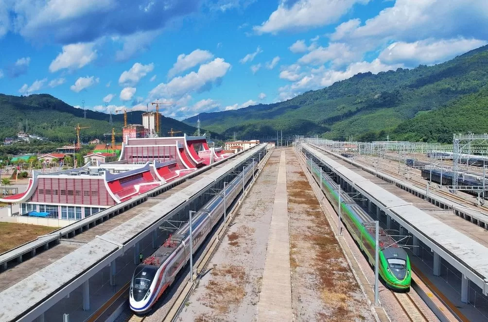 中老铁路开行旅客列车超8万列，发送旅客超5900万人次-第3张图片-