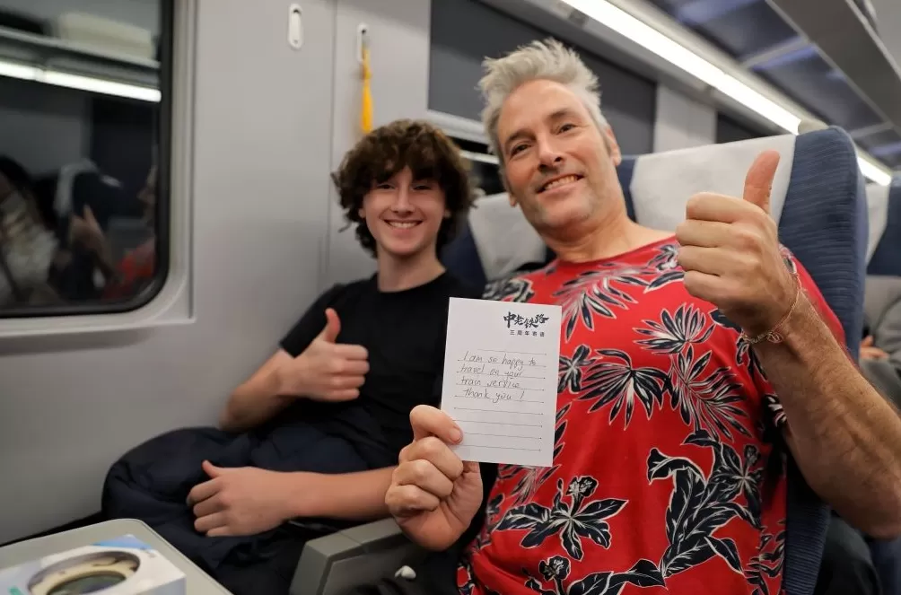 中老铁路开行旅客列车超8万列，发送旅客超5900万人次-第2张图片-