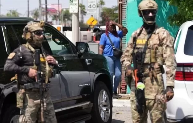 全美首例加州禁止大部分执法人员行动中佩戴面罩-第1张图片-