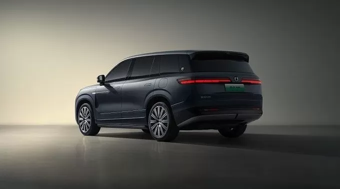 一周新车盘点 | 仰望U9赛道版首秀 上汽奥迪E5 Sportback正式上市-第12张图片-