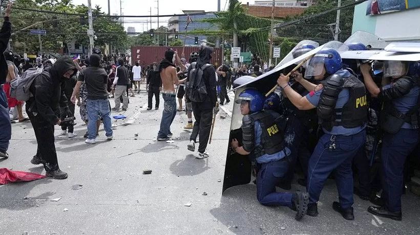 菲律宾上万人游行抗议防洪工程腐败,中使馆紧急提醒-第1张图片- 菲律宾上万人游行抗议防洪工程腐败,中使馆紧急提醒-第1张图片-