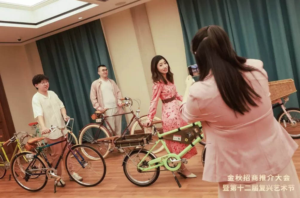 在复兴艺术节City Walk，探寻中国电影百年历史-第6张图片-