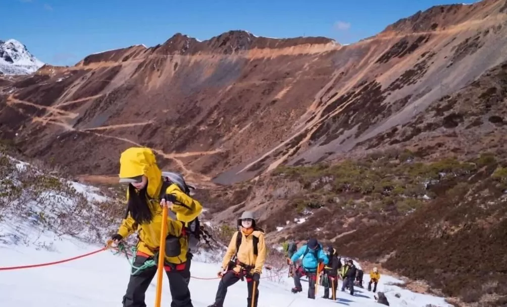 始祖鸟三天后才道歉，“炸山”这事还没完-第11张图片-