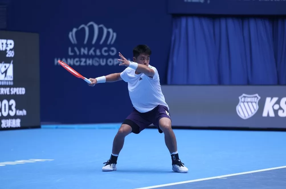 体坛联播｜阿森纳1比1绝平曼城，吴易昺逆转梅德韦杰夫-第8张图片-