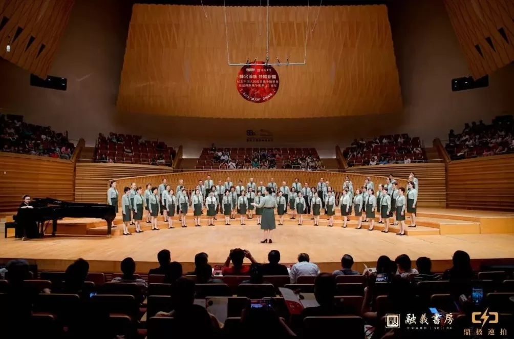 回首烽火路,上海市民以歌声致敬抗战胜利80周年-第1张图片- 回首烽火路,上海市民以歌声致敬抗战胜利80周年-第1张图片-