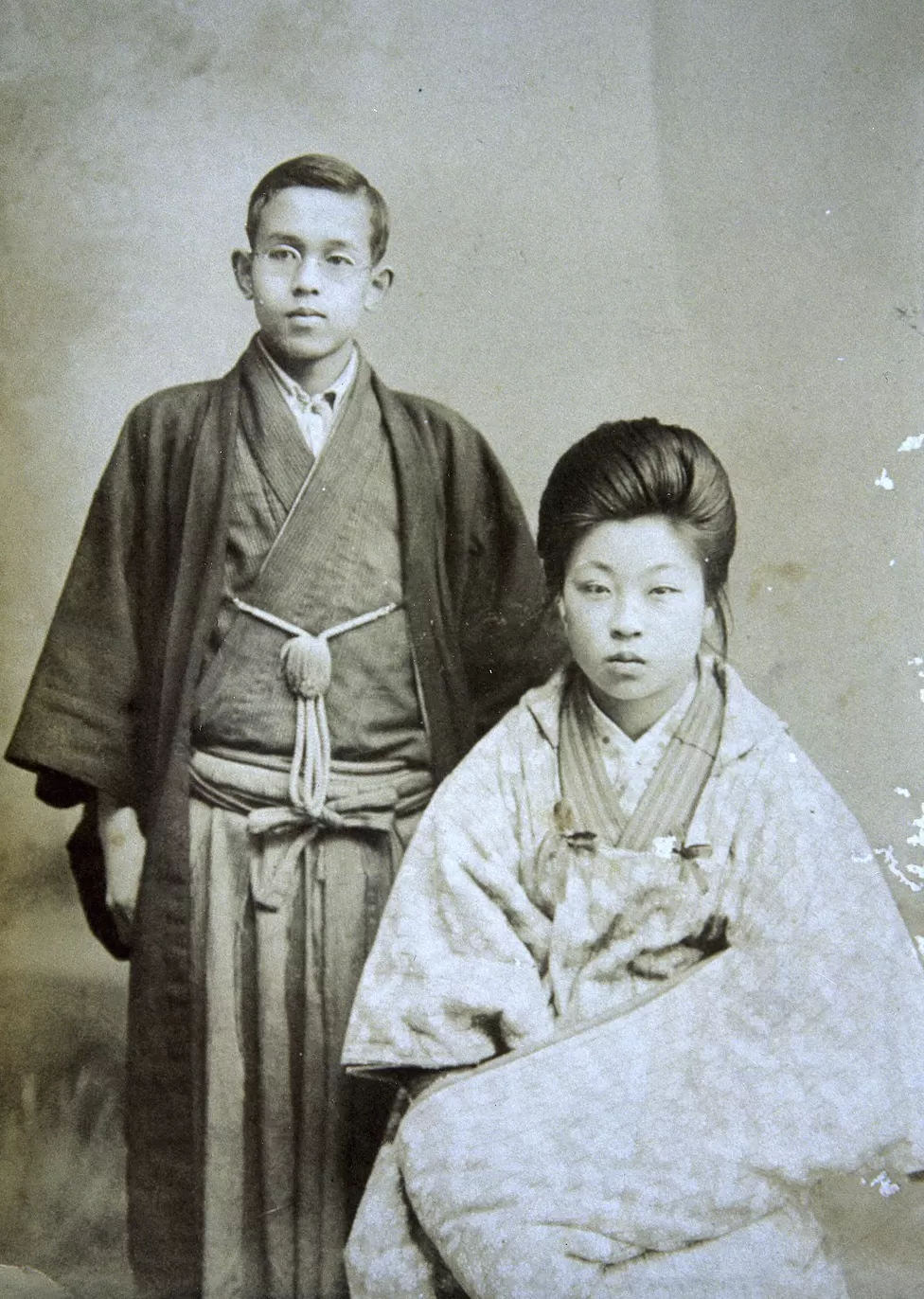 诗人可以成为一切人，唯独不应该成为诗人本身-第2张图片-