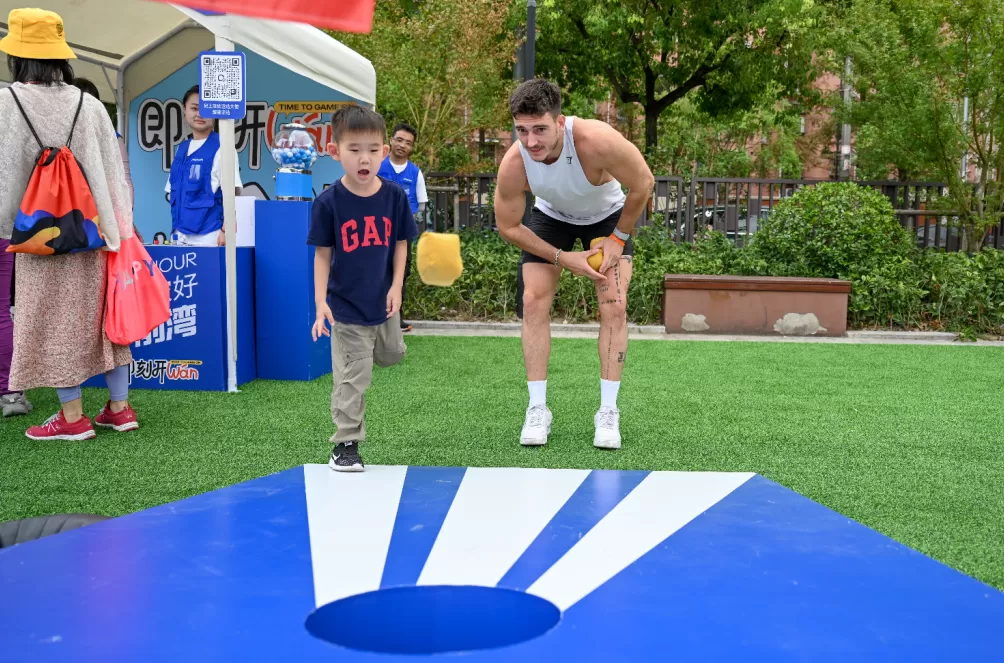 魔都眼︱国际家庭日：踢球跳舞攀岩，中外友人乐享运动派对-第5张图片-